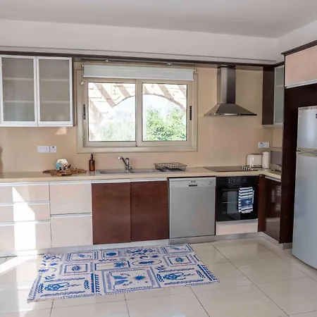 Διαμέρισμα Cynthiana 4- 300m From The Sea 3 Bedrooms 3 Bathrooms Κισσόνεργα