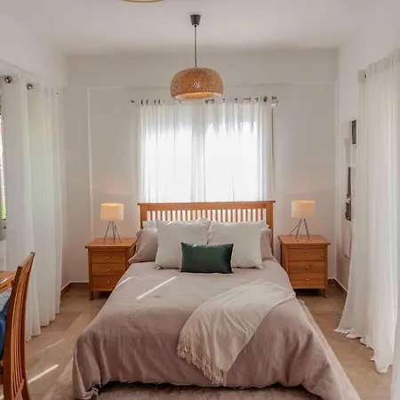 Cynthiana 4- 300m From The Sea 3 Bedrooms 3 Bathrooms