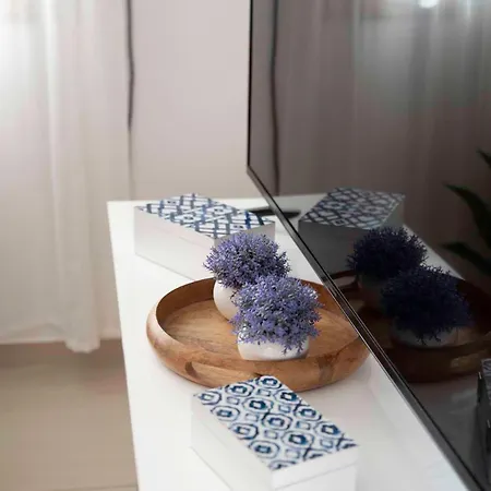 Apartment Cynthiana 4- 300m From The Sea 3 Bedrooms 3 Bathrooms *