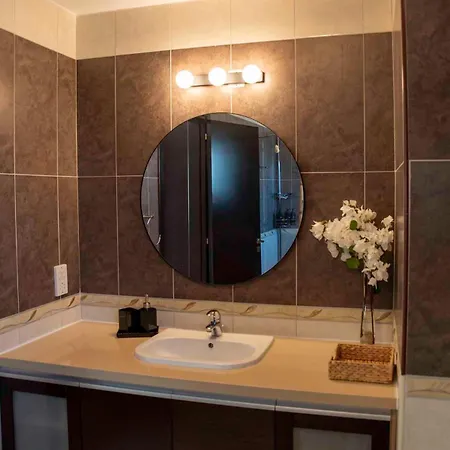 Cynthiana 4- 300m From The Sea 3 Bedrooms 3 Bathrooms *