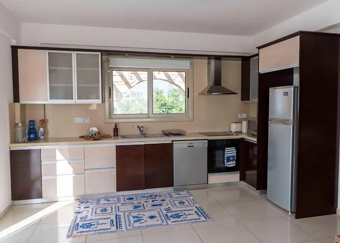 Cynthiana 4- 300m From The Sea 3 Bedrooms 3 Bathrooms Apartmán Kissonerga