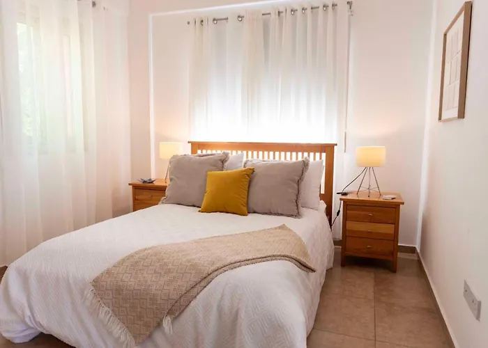 Cynthiana 4- 300m From The Sea 3 Bedrooms 3 Bathrooms