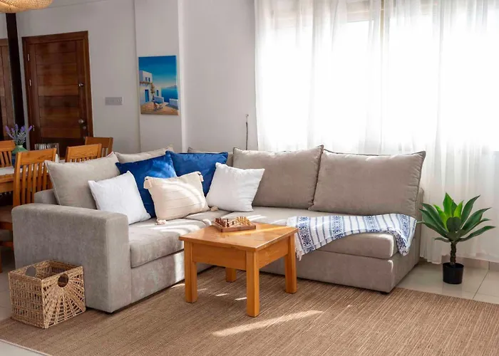 Cynthiana 4- 300m From The Sea 3 Bedrooms 3 Bathrooms Apartmán *