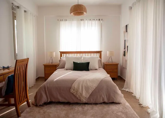 Cynthiana 4- 300m From The Sea 3 Bedrooms 3 Bathrooms Apartmán