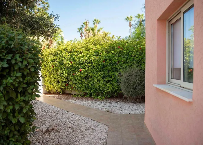 Cynthiana 4- 300m From The Sea 3 Bedrooms 3 Bathrooms