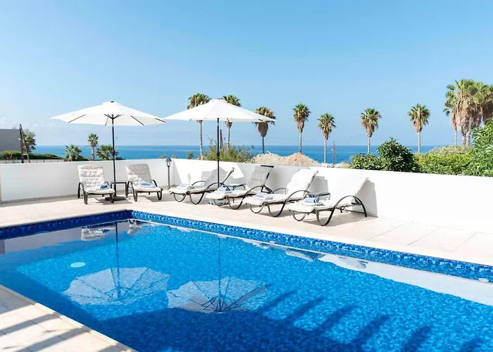 Cynthiana 4- 300m From The Sea 3 Bedrooms 3 Bathrooms